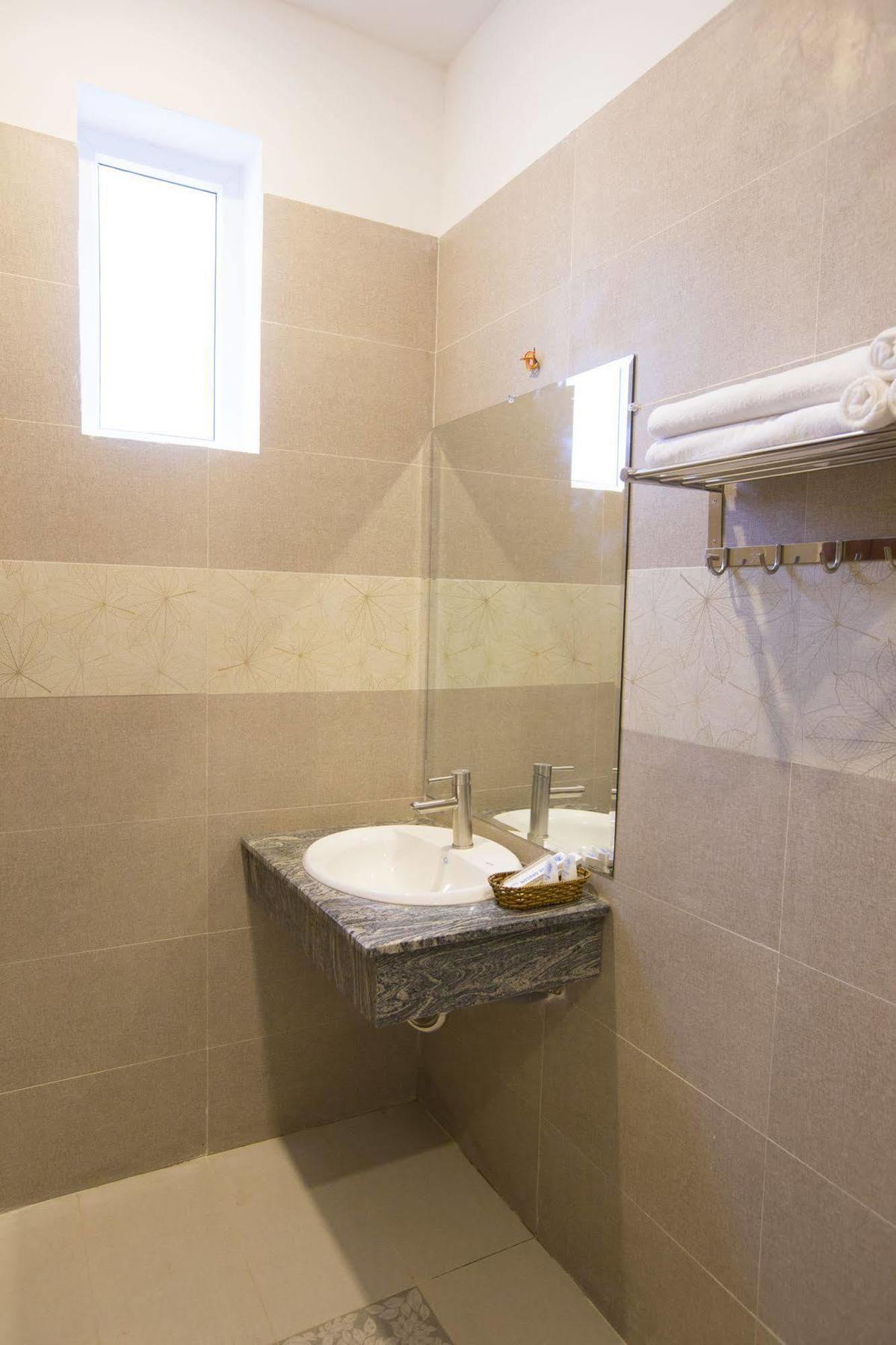 Hotel Blue Dragon Duong Dong  Екстериор снимка